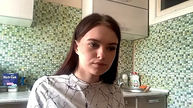 KikiAmino Webcam show