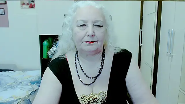 GrannyAlisa Chat XXX in diretta