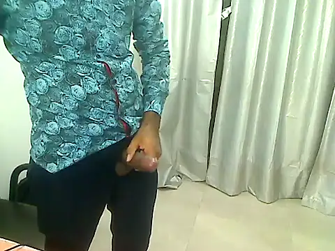 Pertunjukan Kamera Web lltstr52