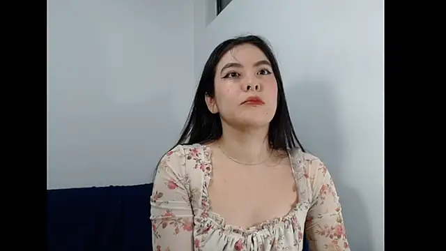 Chat +18 de EloiseJun ao vivo