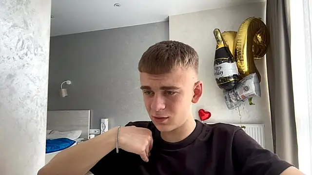 SoloFury 网络视讯表演