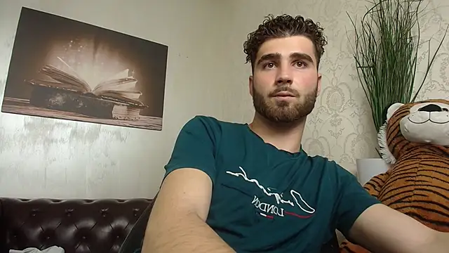KyloEast Chat XXX live