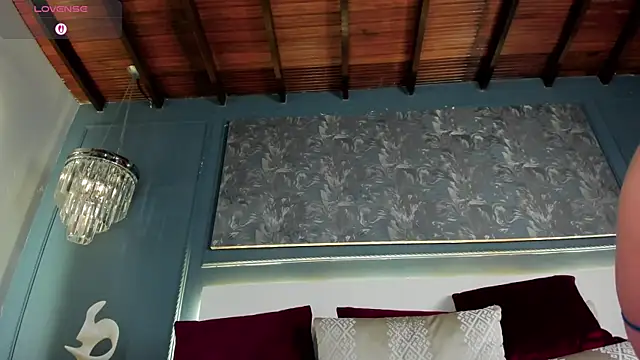 MiaKay1 Adlı Modelin Canlı XXX Sohbeti