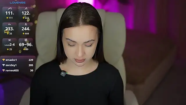 Pokazy przed kamerką – OliviaMoore_
