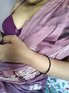 samitasharma Adlı Modelin Canlı XXX Sohbeti