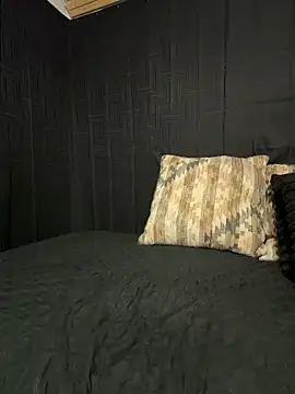 Chat +18 de Rakiyahcharms ao vivo