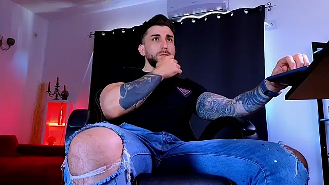 MightyAaron66 – Live XXX-chat