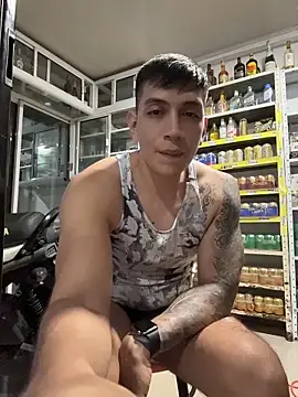 OliverWest04 Webcam Show