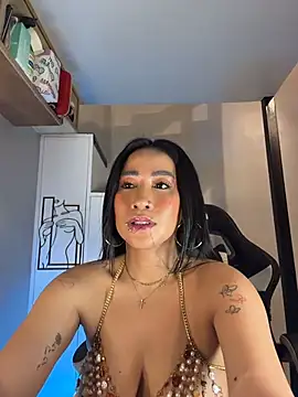 AsianMilfSheryl Pertunjukan Webcam