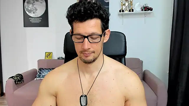BrutusK08's Live XXX Chat