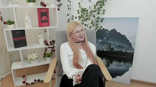 XXX chat uživo modela MavisBuzzo
