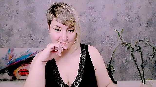 Djullia Chat XXX in diretta