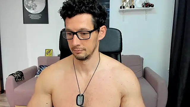 BrutusK08 Show in webcam