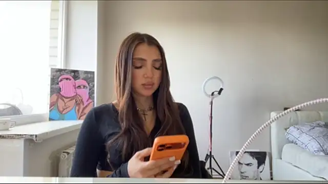 AlvinaMair's Live XXX Chat