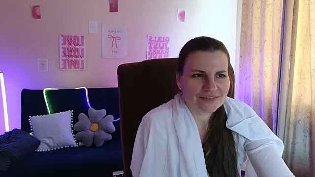 Mirabelle_Velvet Pertunjukan Webcam