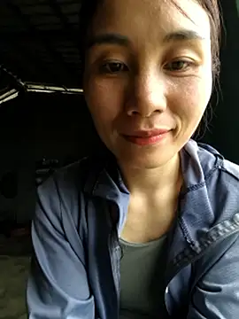 XXX chat uživo modela Suka-222