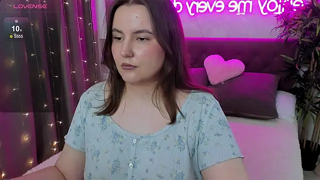 FeralPeach Adlı Modelin Canlı XXX Sohbeti