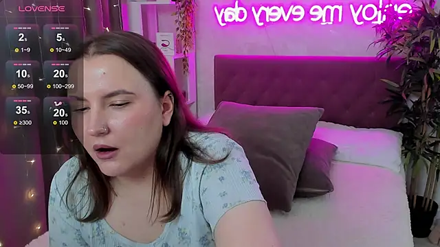 FeralPeach Chat XXX in diretta