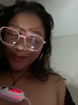 Vivi_Kvsh's Webcam Show
