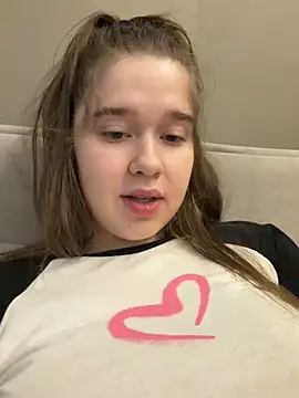 HornyGirlH Show in webcam