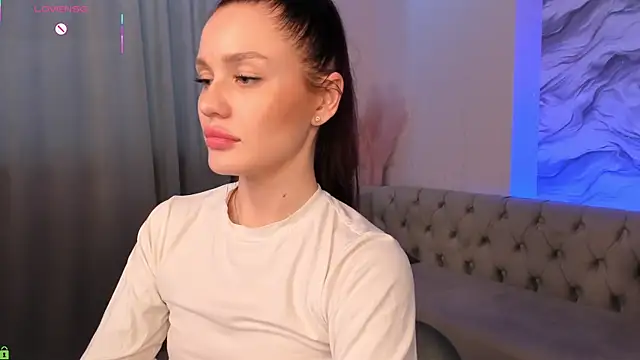 Aria_Mila Chat XXX in diretta