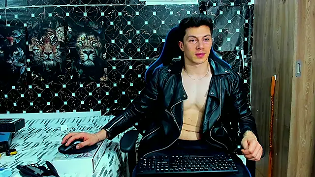 javiersexymann Adlı Modelin Canlı XXX Sohbeti