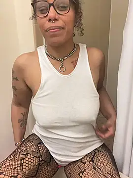 Desirae_Luciano লাইভ XXX চ্যাট