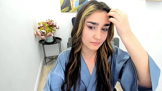 GoldenHeart_1's Live XXX Chat