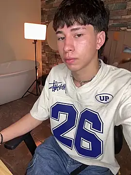 kaelwolf_tay Adlı Modelin Canlı XXX Sohbeti