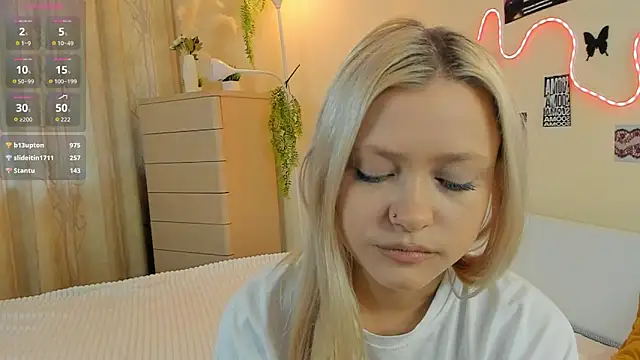MidnightPoise Live XXX Chat