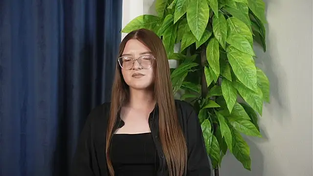 DrusillaIgel Adlı Modelin Canlı XXX Sohbeti