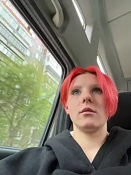 NinaParri 现场XXX聊天