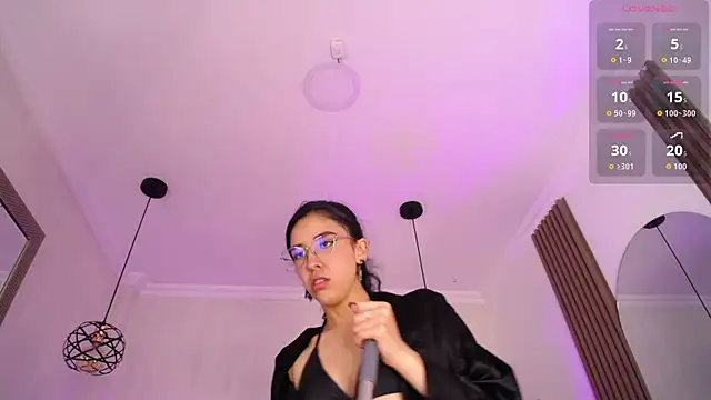 Amara_Davis1 élő XXX-chatje