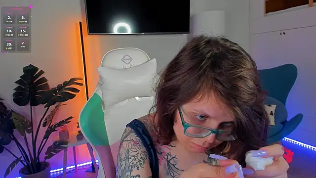 Ariell_Mini élő XXX-chatje