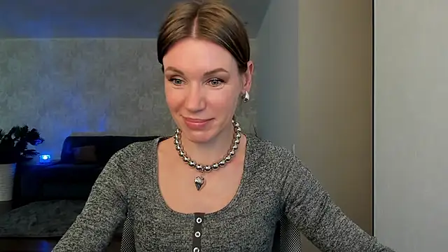 Chatroom XXX en direct de miababemi09
