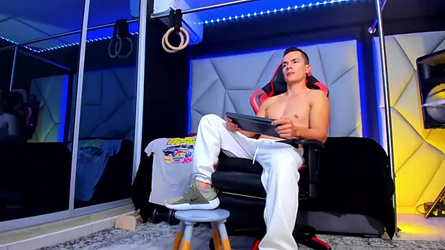 Aydenmiller96のライブXXXチャット