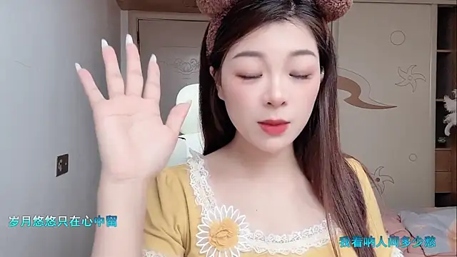 -XiaoLing- Live XXX-Chat