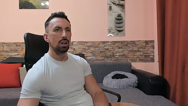 Show de HotHunkTrainer na webcam