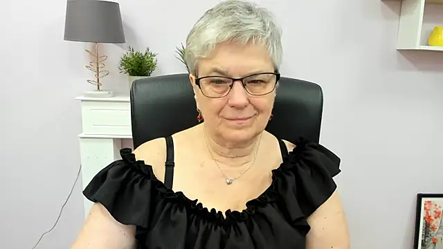 Show modela IrisDream na web-kameri