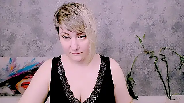 Djullia Chat XXX live