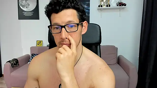BrutusK08 webcam show
