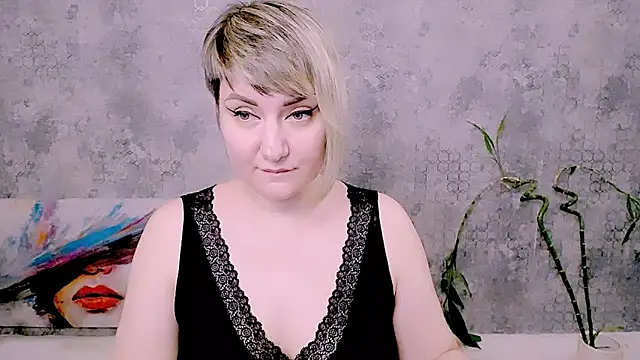 Djullia Chat XXX live