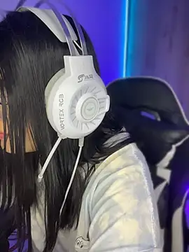 2Angela_ 即時 XXX 聊天
