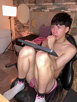 kaelwolf_tay's Webcam Show