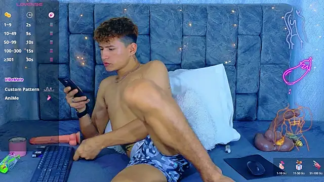 XXX chat uživo modela NicolasTorrez