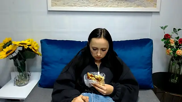 LuisaLive's Live XXX Chat
