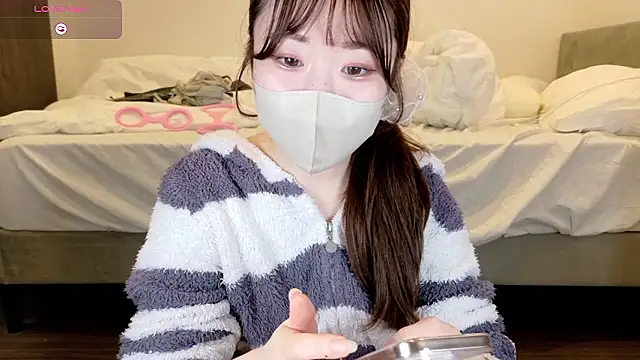 yura_ra_ra's Live XXX Chat