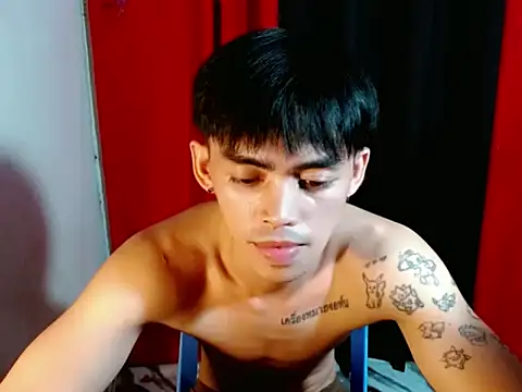 urhunky_boy Show Webcam