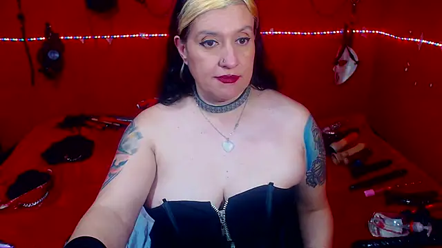 Chat XXX en directo de MATURE_Randy