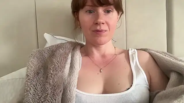 Chatroom XXX en direct de redheadrosie69